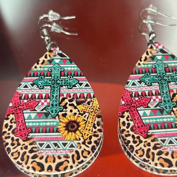 Earrings - Picture 1 of 1